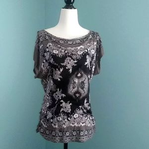 🛍️3/$25 Peekaboo Paisley Print Top